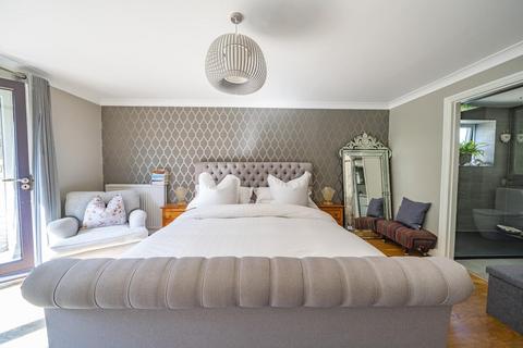 41 Ridgeway Gardens, London, N6 5XR