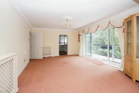 Flat 3, Carlton Gate, 6 West Overcliff Drive, Bournemouth, BH4 8AA