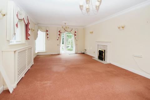 Flat 3, Carlton Gate, 6 West Overcliff Drive, Bournemouth, BH4 8AA