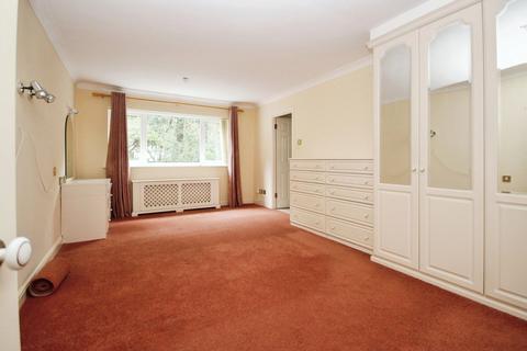 Flat 3, Carlton Gate, 6 West Overcliff Drive, Bournemouth, BH4 8AA