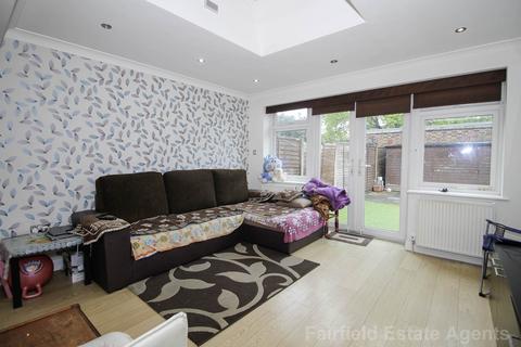 3 bedroom terraced house for sale, Oxhey Drive, South Oxhey