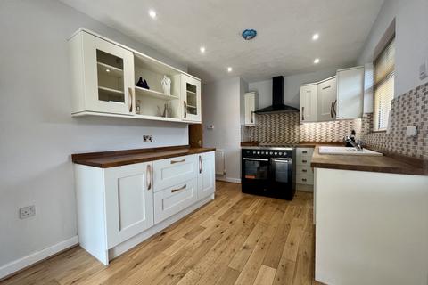 2 bedroom semi-detached bungalow to rent, A 11, Ramsden Wood Road, Calderdale, OL14