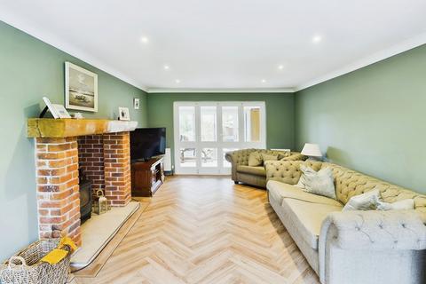 undefined, Peewit Hill, Southampton SO31