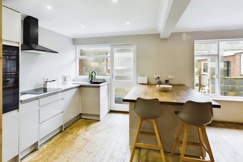 undefined, Peewit Hill, Southampton SO31