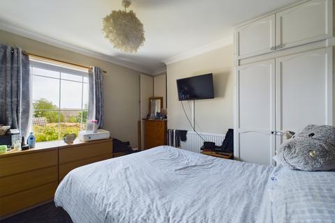 2 bedroom flat for sale, Norcot Road, Tilehurst, Reading, RG30