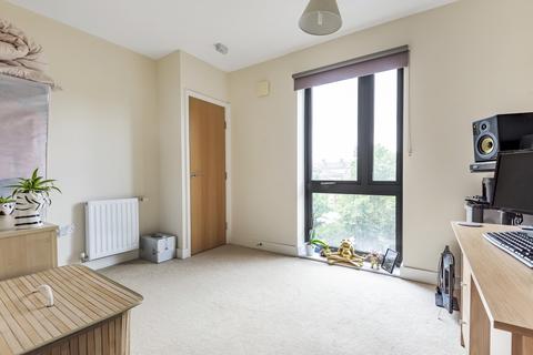 2 bedroom apartment to rent, Fisher Close Surrey Quays SE16