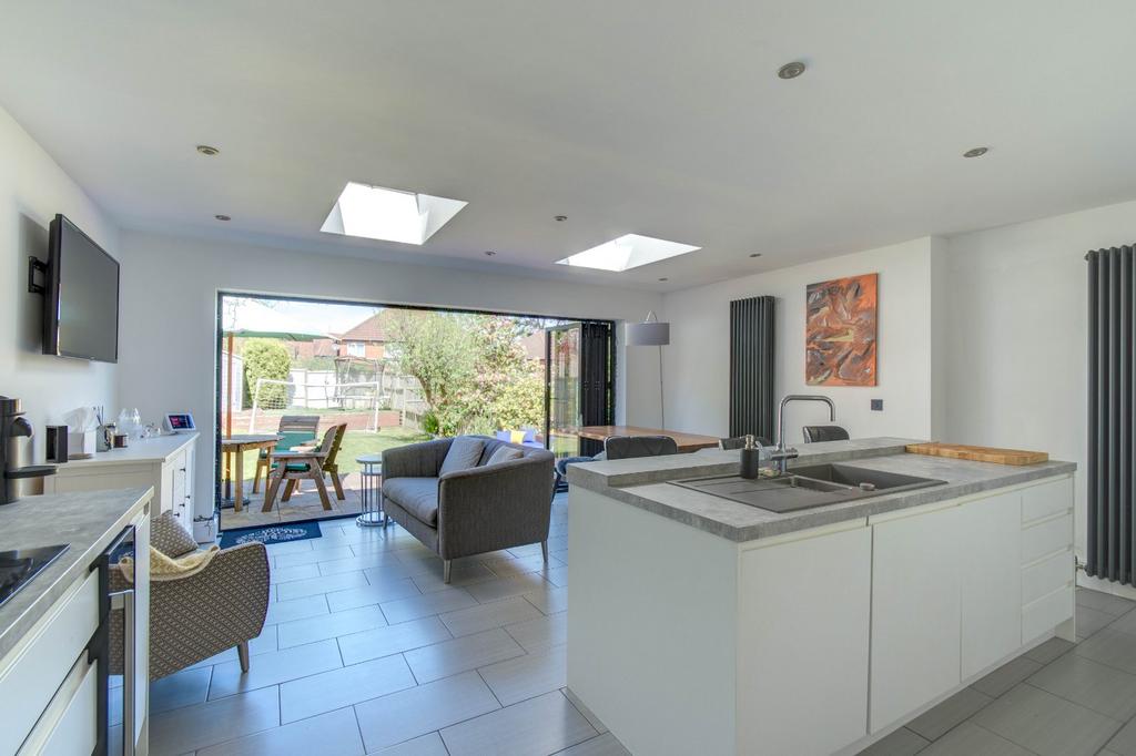 Chadwick Avenue, Rednal, Birmingham... 3 bed semidetached house for