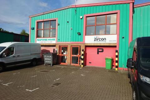 Industrial unit to rent, Unit P Orchard Business Centre, St Barnabas Close, Allington, Maidstone, Kent, ME16 0JZ