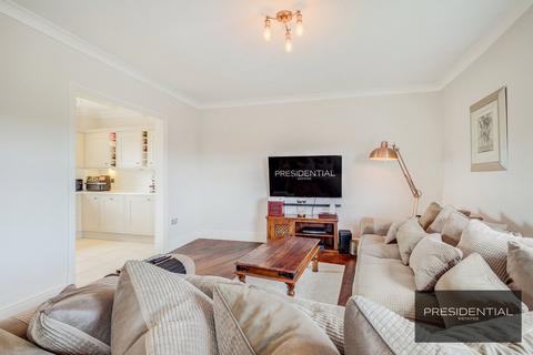 2 bedroom apartment for sale, Waltham Abbey EN9