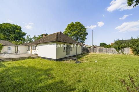 4 bedroom bungalow to rent, Hayes Lane Beckenham BR3