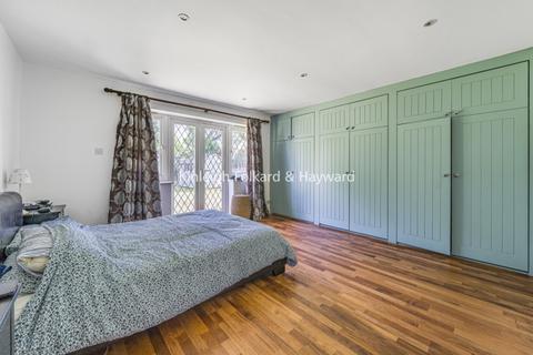 4 bedroom bungalow to rent, Hayes Lane Beckenham BR3