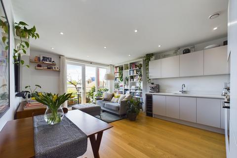 1 bedroom flat for sale, Tollgate Gardens, London, NW6