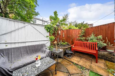 5 Brenda Road, London, SW17 7DD