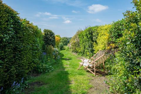 2 bedroom cottage for sale, South Street, Cuckfield, RH17