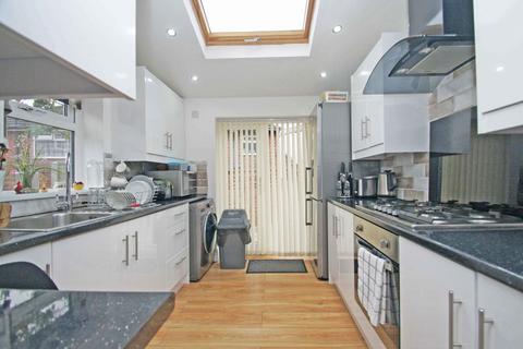 4 bedroom semi-detached house to rent, Bankfield Grove, Burley, Leeds, LS4