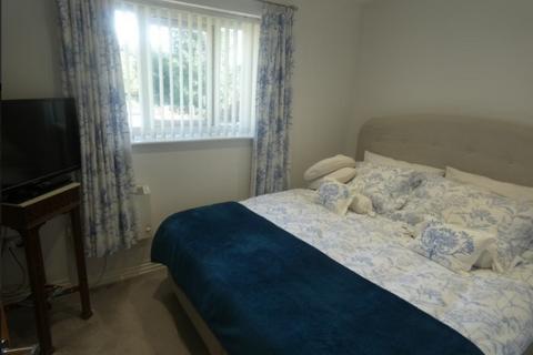 2 bedroom flat to rent, Royle Green, Manchester, M22