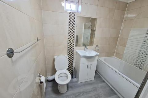 2 bedroom terraced house to rent, Roman Road, Tower Hamlets, E3
