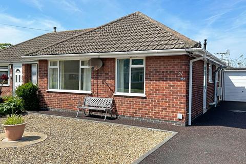 2 bedroom semi-detached bungalow for sale, Kingsthorpe Crescent, Skegness, Lincolnshire, PE25 3PW