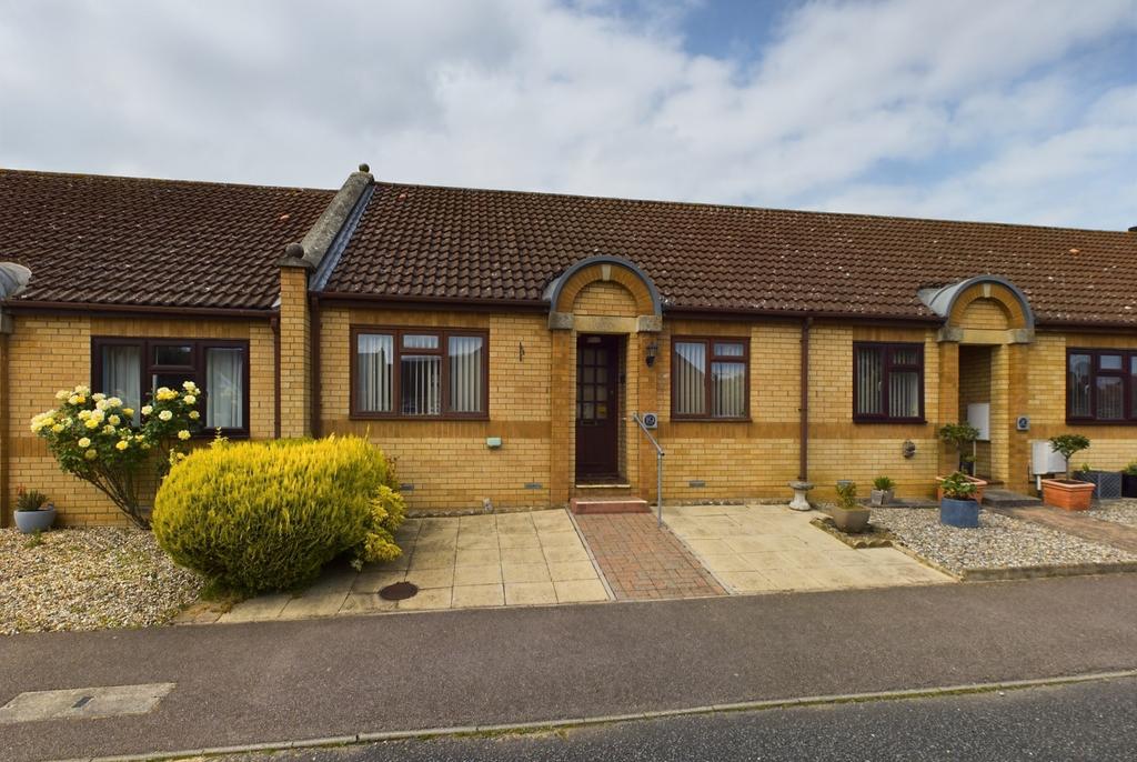 Moores Court, Cottenham 2 bed terraced bungalow for sale £250,000