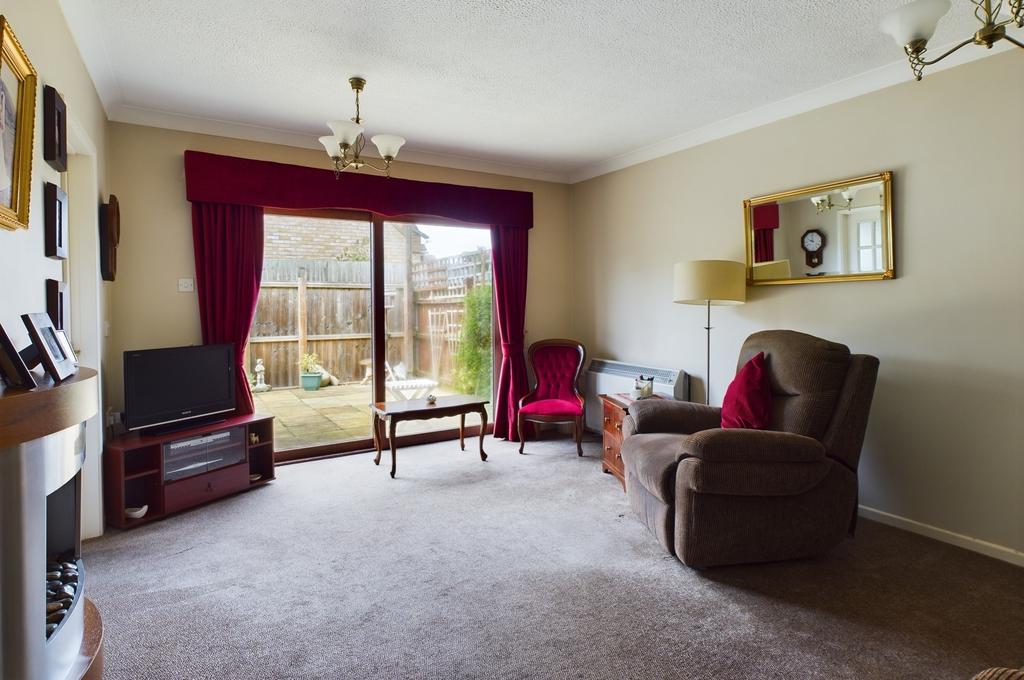 Moores Court, Cottenham 2 bed terraced bungalow for sale £250,000