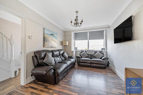 98 Bellevue Road, Romford, RM5 3AZ