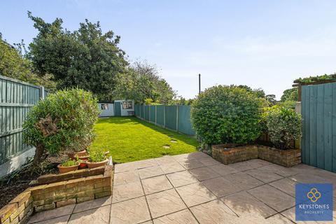 98 Bellevue Road, Romford, RM5 3AZ