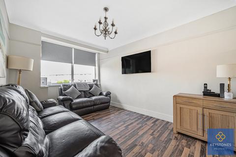 98 Bellevue Road, Romford, RM5 3AZ