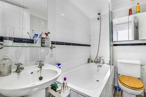 2 bedroom flat for sale, Dalyell Road, SW9