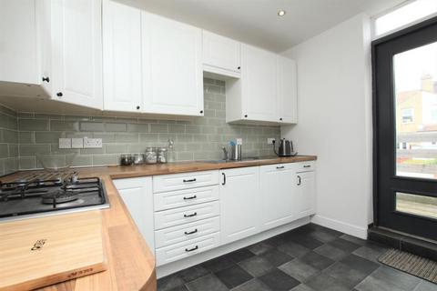 3 bedroom maisonette to rent, Bristol Hill, Bristol BS4