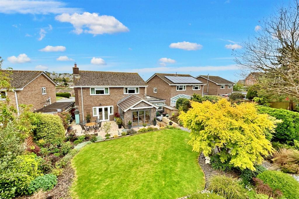 Preston 4 bed detached house for sale £585,000