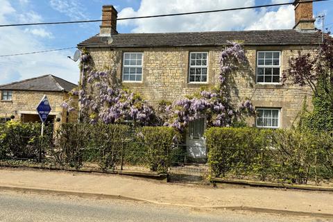 5 bedroom detached house for sale, Main Street, Thistleton