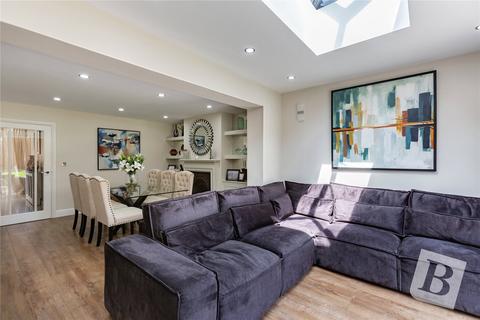8 Mellowes Road, Hornchurch, RM11 1GF