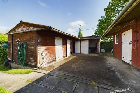 2 bedroom detached house for sale, The Close, Drayton Beauchamp, Aylesbury, Buckinghamshire