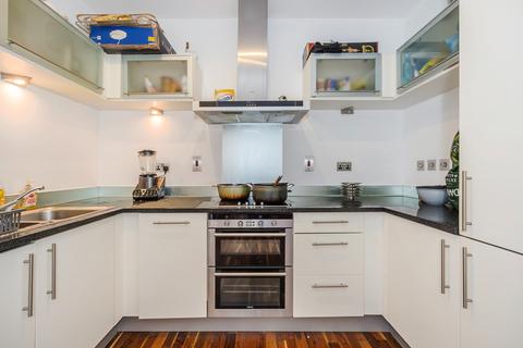 1 bedroom flat for sale, 2, South Quay Square, London E14