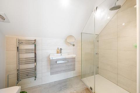 42 Barnes End, New Malden, KT3 6PB