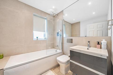 42 Barnes End, New Malden, KT3 6PB