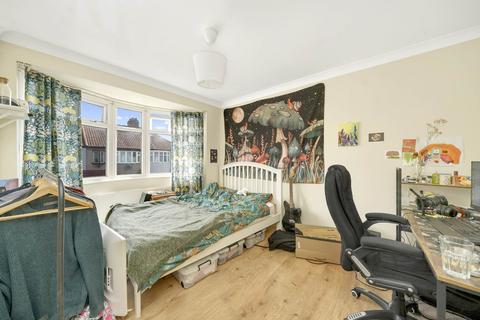 47 Sanderstead Road, London, E10 7PW