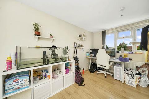 47 Sanderstead Road, London, E10 7PW