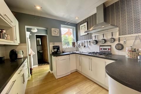 4 bedroom terraced house to rent, Heathcoat Street, Loughborough, LE11