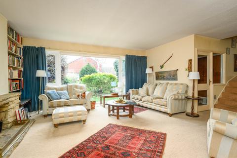 14 Kelvinbrook, West Molesey, KT8 1RZ