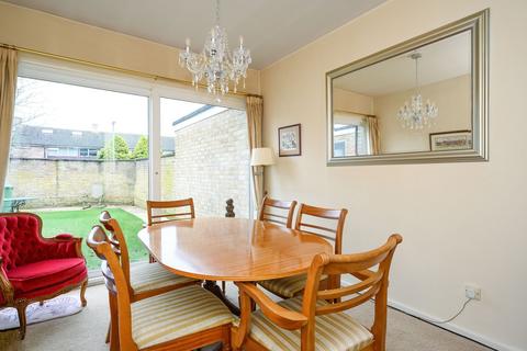 14 Kelvinbrook, West Molesey, KT8 1RZ
