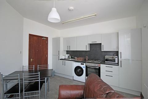 5 bedroom flat to rent, Barnton Street, Stirling, FK8