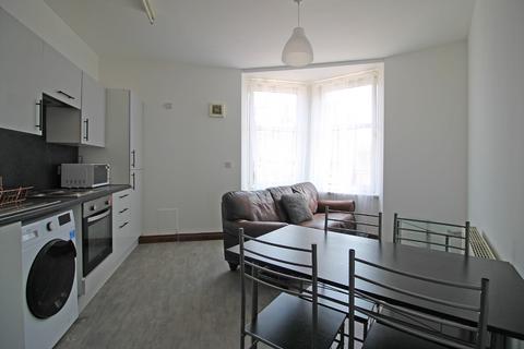 5 bedroom flat to rent, Barnton Street, Stirling, FK8