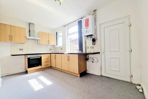 2 bedroom terraced house to rent, Rupert Street, Radcliffe, M26