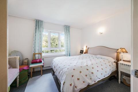 undefined, Elvedon Road, Lower Feltham, TW13