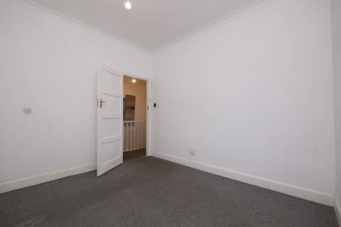 3 bedroom terraced house for sale, Henniker Gardens, East ham, London, E6