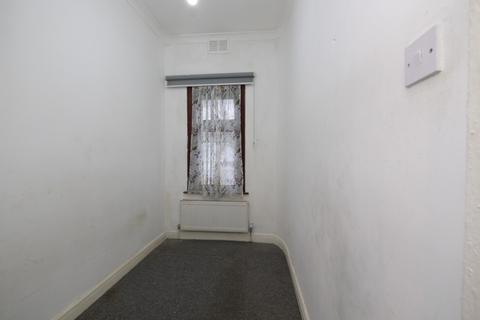 115 Henniker Gardens, London, E6 3HT