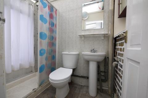 115 Henniker Gardens, London, E6 3HT
