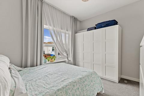 2 bedroom end of terrace house to rent, Denmark Street, Folkestone, CT19