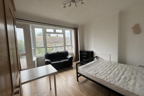 3 bedroom flat to rent, Joanna House, Queen Caroline Street, London, W6
